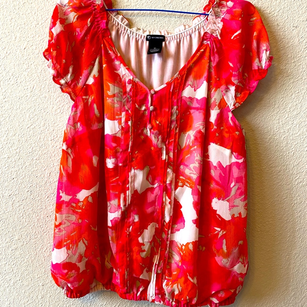 Flutter sleeve top with elastic bottom